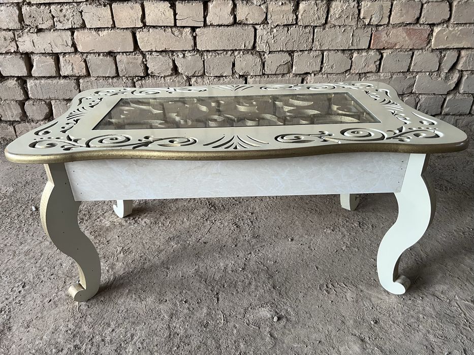 Журнальный столик б/у