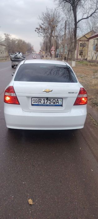 Neksiya 3 2chi pozitsiya srochna sotiladi