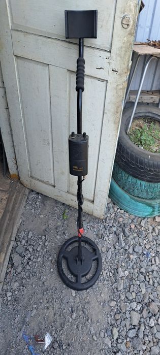 Продам металоискатель