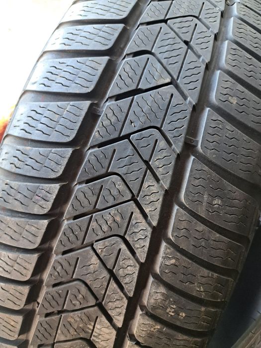 2 anvelope iarnă 225 60 r18 Pirelli