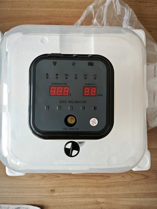 Люпилня за яйца (инкубатор) 35 яйца