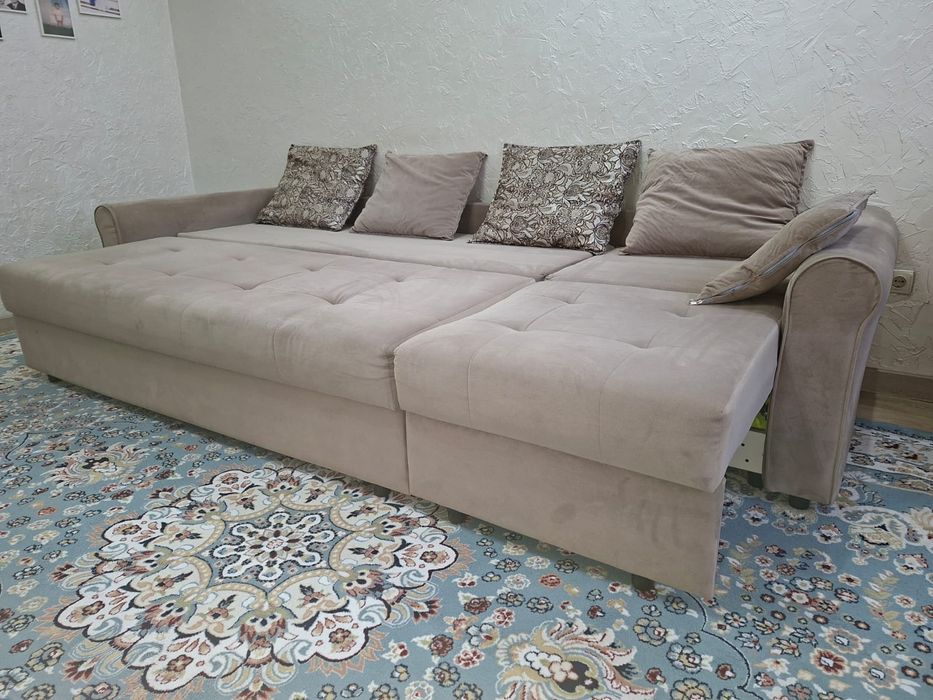 Диван 3 метра на 1 метр 80 си