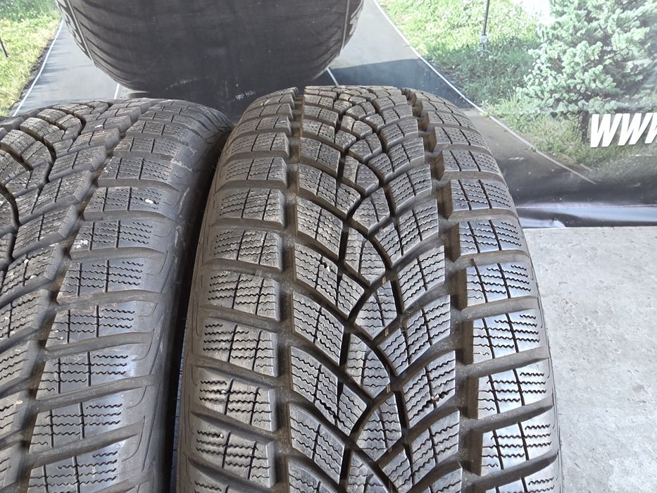 225/50/18 Goodyear 4бр