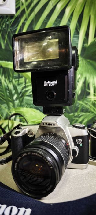 Vând pachet echipament Canon pe film