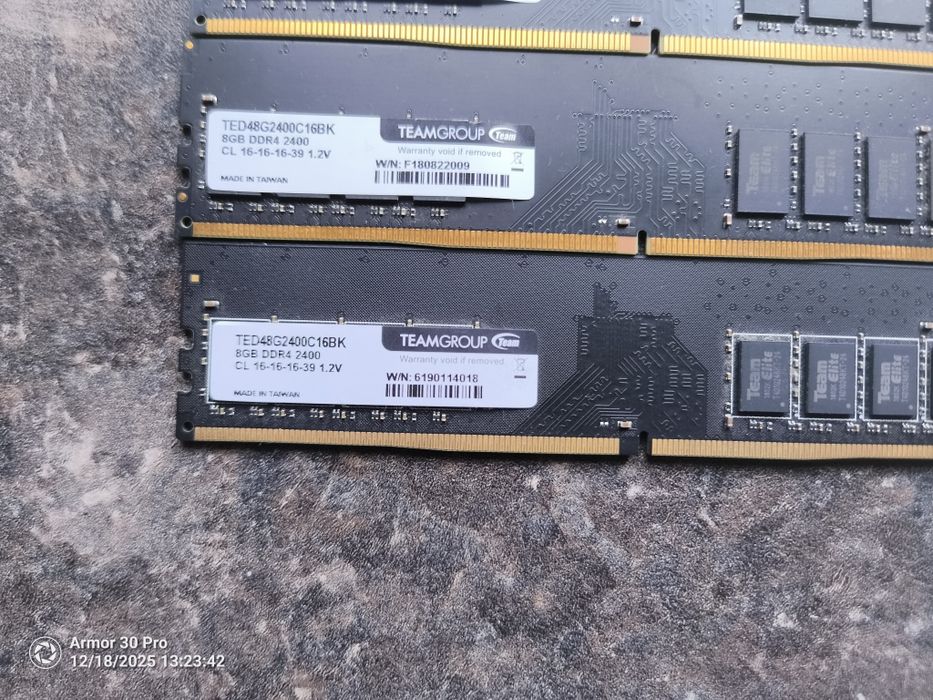 RAM памет 4 плочки по 8GB DDR4 2400 и една Fury HypeX DDR4 8GB  2400