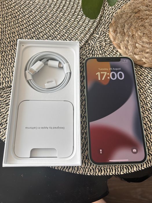 Iphone 12 зелен