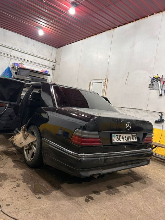 Продам багажник на 124 до рест