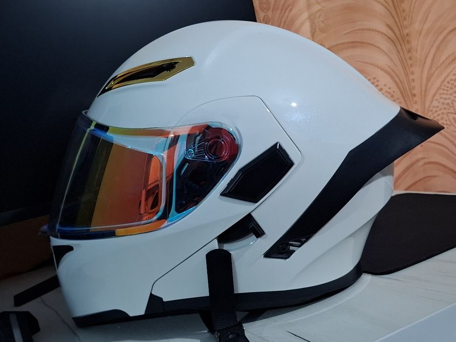Продам! Мото шлем GIKE белый Dual Visor System (DVS)