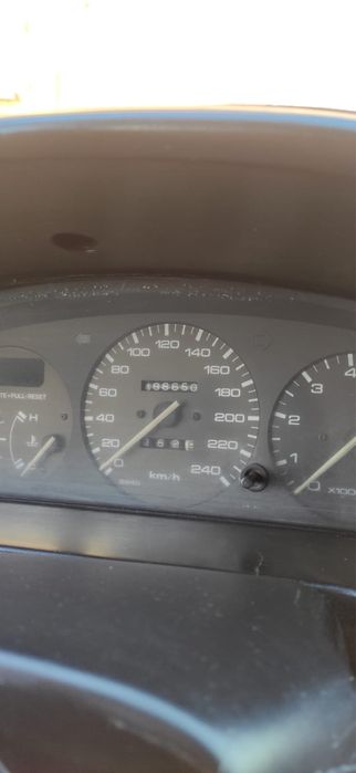 Продам Mazda 323F