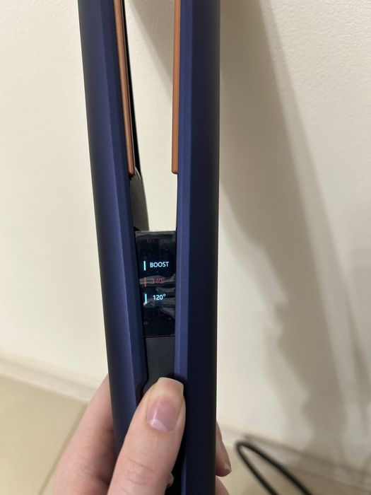Dyson airstrait