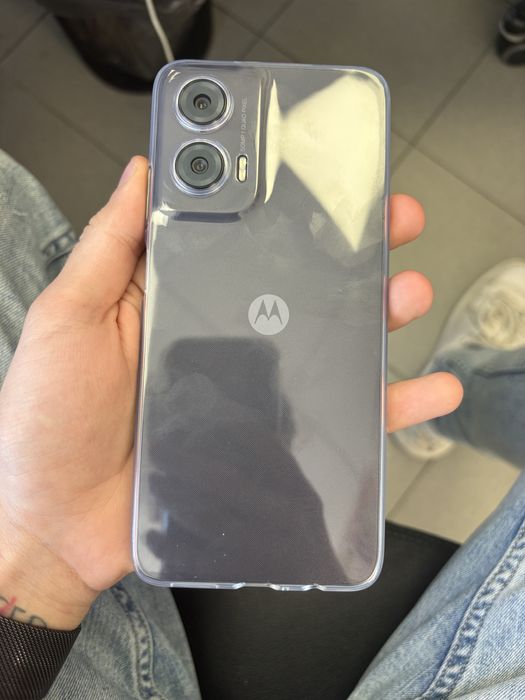 Motorola G35 256 GB ЧИСТО НОВ