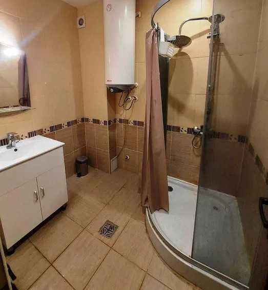 Дава се под наем Тристаен апартамент в Велико Търново, Бузлуджа - 100 кв.м за 382.5 € - Снимка #10