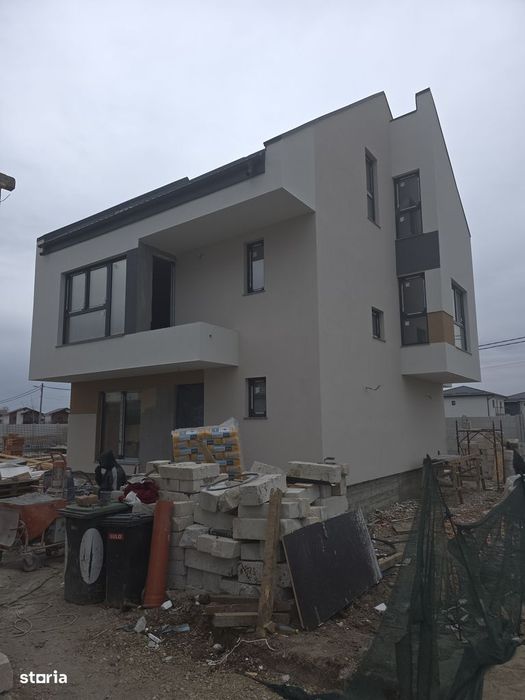 Casă nouă cu 5 camere și mansardă