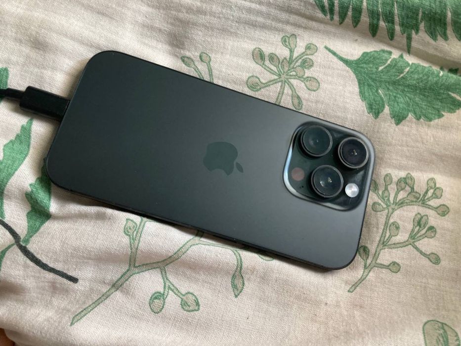 Iphone 16 pro  оканчатилная цена 700$