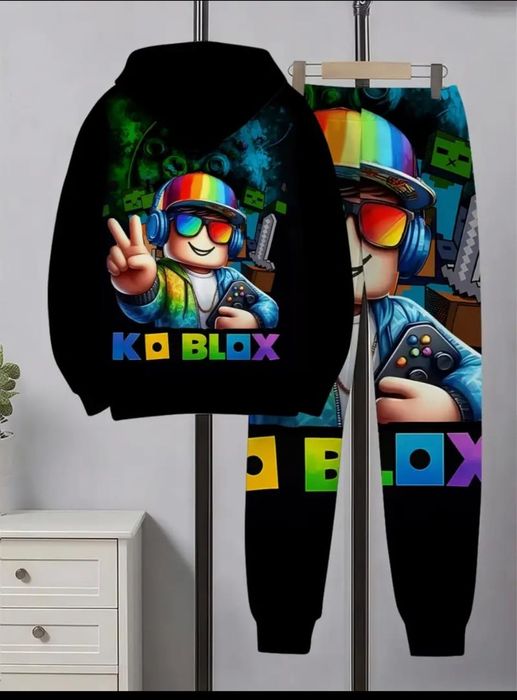 Продам стильный костюм для мальчиков.