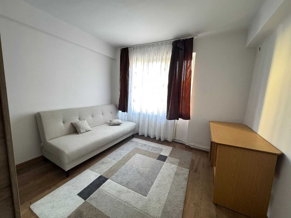 Vând apartament cu 2 camere decomandate, str Horea