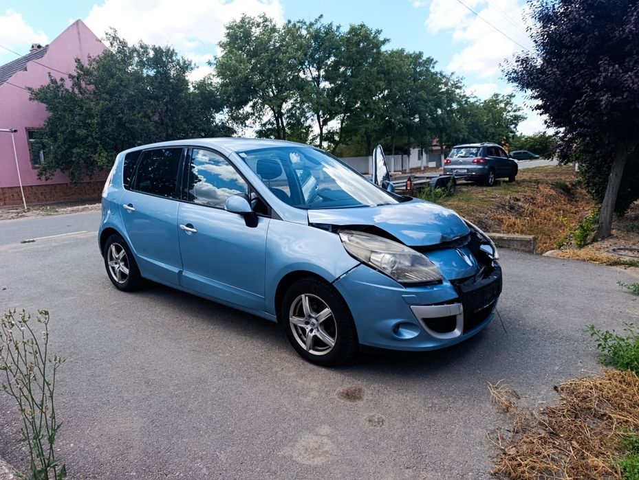 RENAULT Scenic