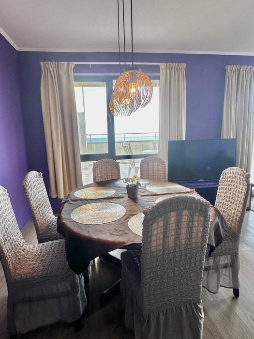 Продавам апартамент на първа линия на морето в гр. Бяла 186кв.м.