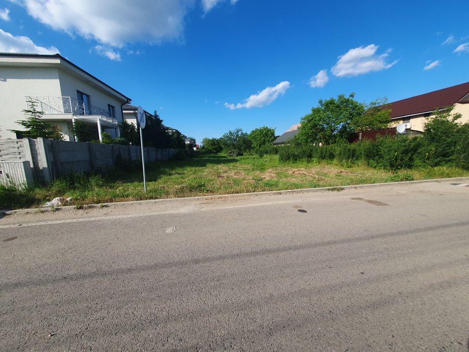 Teren intravilan 2019 mp Dragomiresti Deal // Utilități la poarta