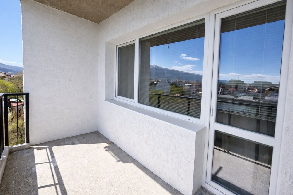 Продава се от собственик! 2-стаен  апартамент в ж.к. Лагера до метро, с гледка към Витоша, ТЕЦ, ремонтиран и обзаведен