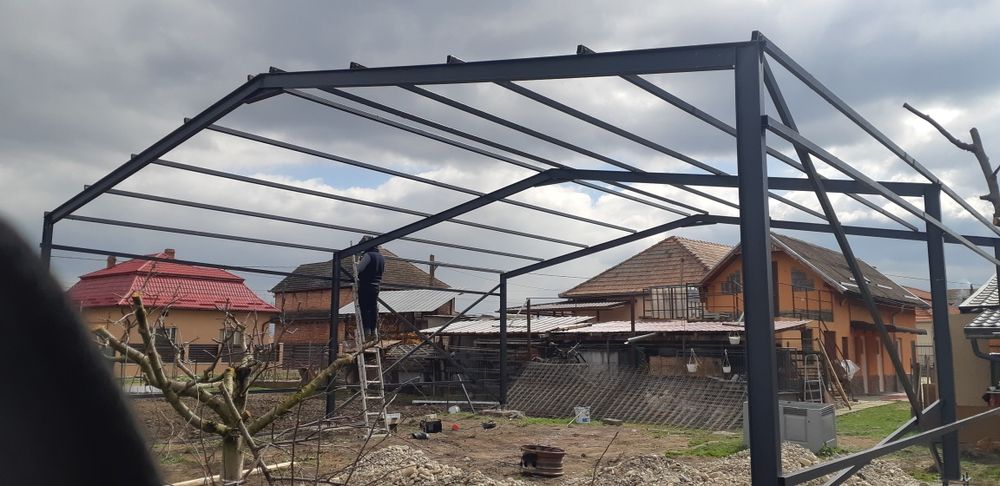 Vand hale metalice avem pe stoc asiguram transport si montaj rog serio