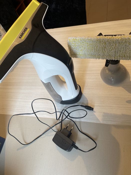 Aspirator Geamuri Karcher