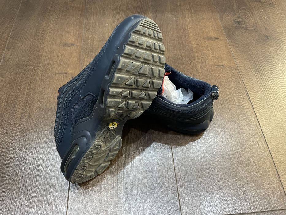 Продам кроссовки Nike Tn