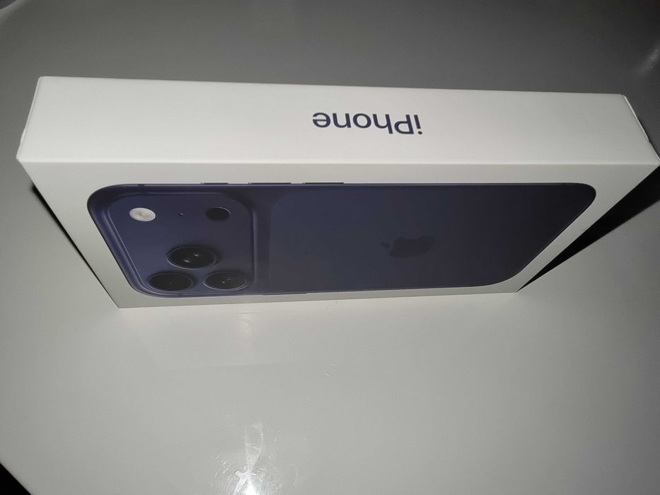 Iphone 17 pro 256GB тъмно син