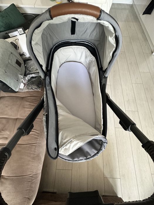 Количка Mutsy I2 шаси+седалка+кош за новородено+аксесоари