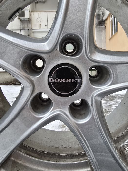 Продавам лети джанти с гуми 215/45/17 BORBET