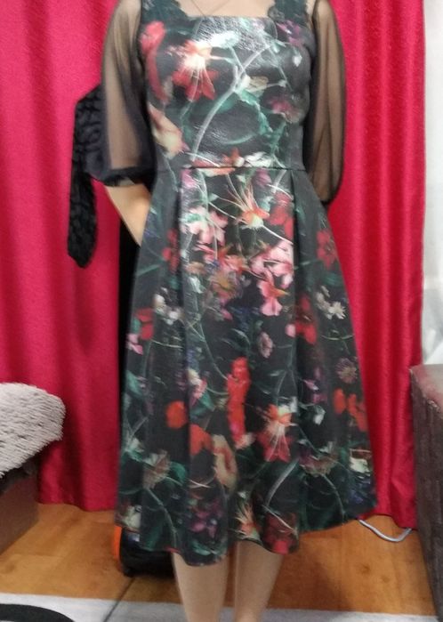 Продам праздничное платье