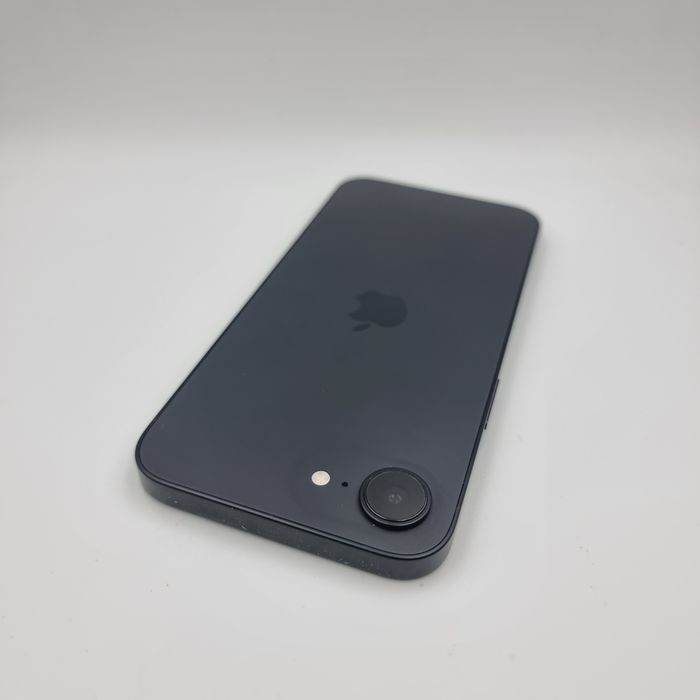 Amanet F28: Telefon Iphone 16e 100%