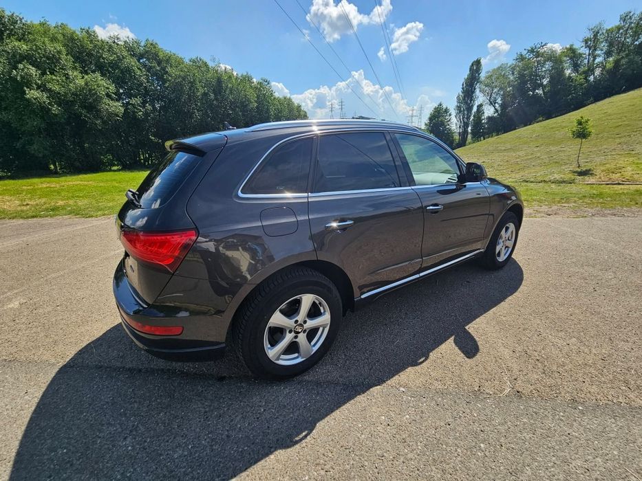 Vinde schimb Audi q5 an 2016 Preț 12000 euro la schimb prețul  este de 14000 euro