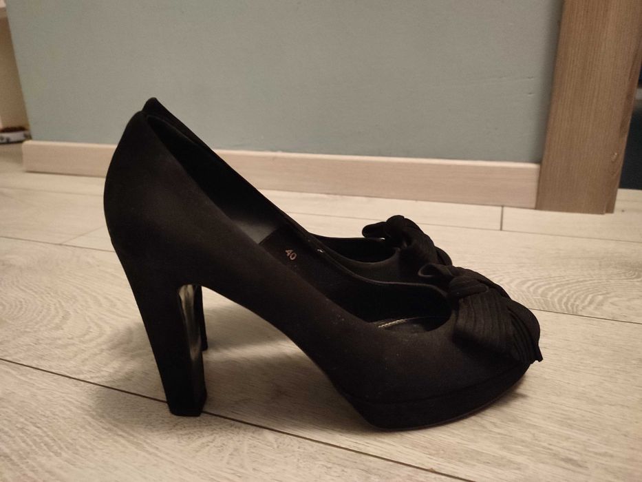 Pantofi negri cu toc The Seller mar.39-40