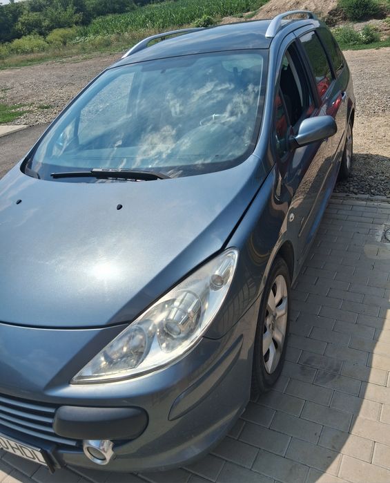PEUGEOT 307