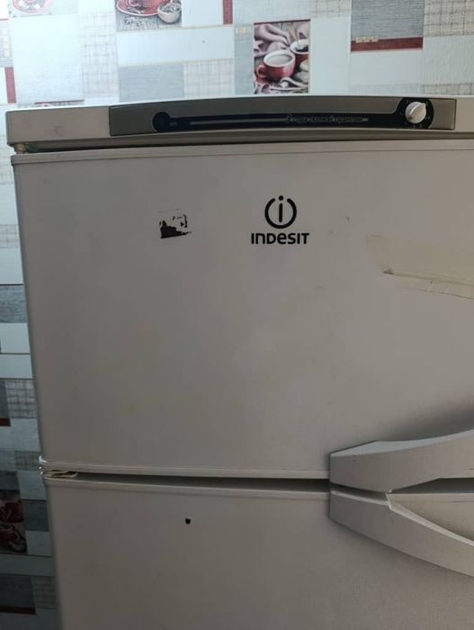 Muzlatgich Indesit