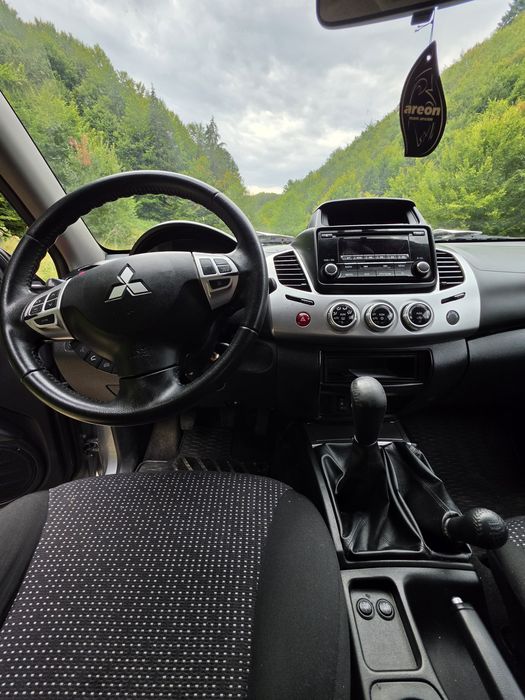 Mitsubishi L200,178 cp,anul 2015,km:165.000.