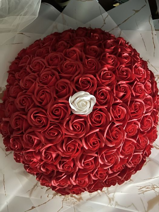 Buchet 101 trandafiri din sapun, parfumati