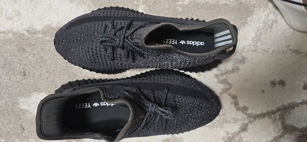 Yeezy 350 marimea 43 noi nepurrati fara cutie