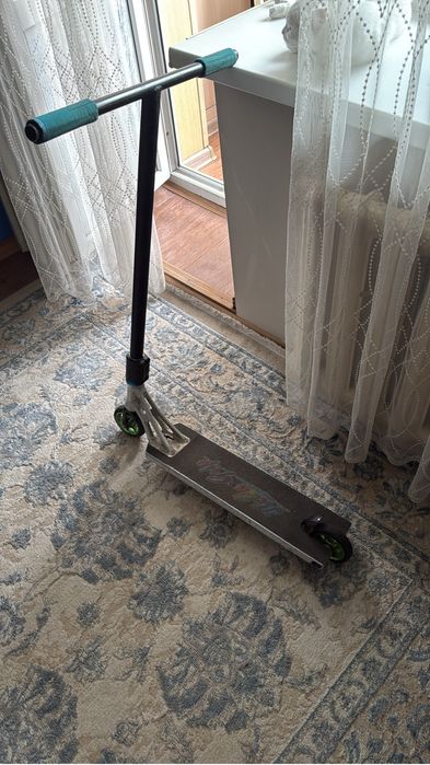 продам трюкавой самокат