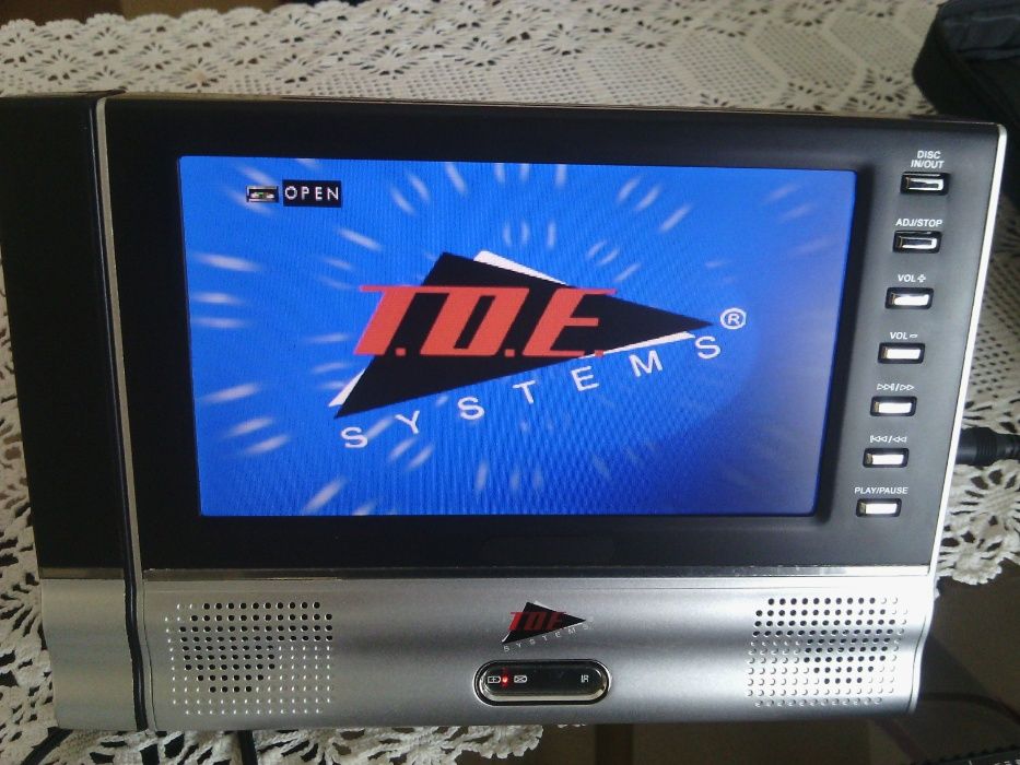 НОВ портативен Д. В.Д. 10" Л.С.Д. -Литии йон. акумолатор- 12-220 в. и