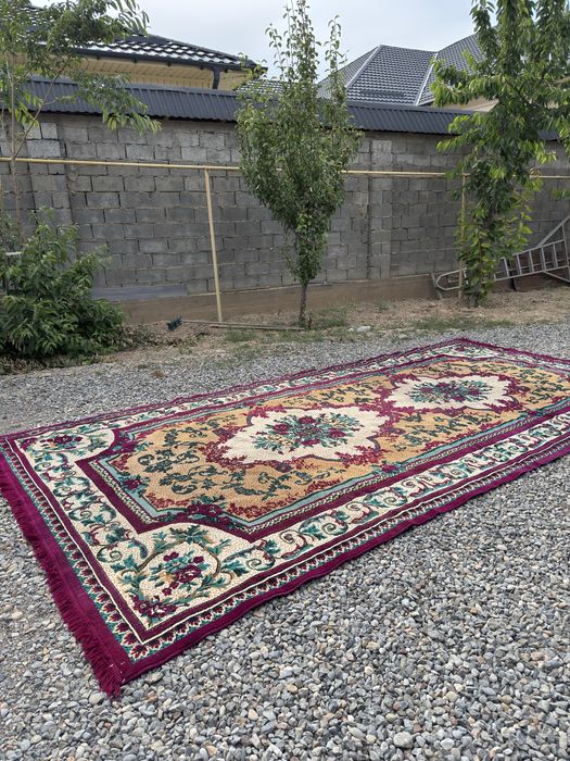 Продам ковер в отличном состоянии