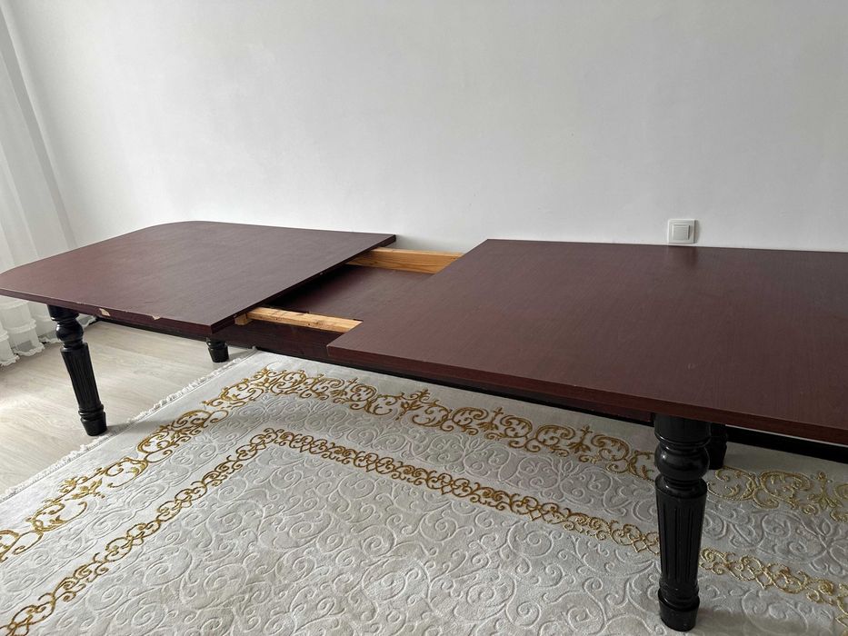 Стол для гостиной