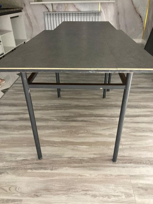 стол в отличном  состояния