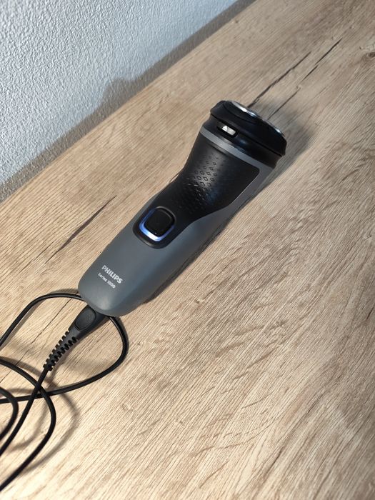 Mașină bărbierit Philips series 1000