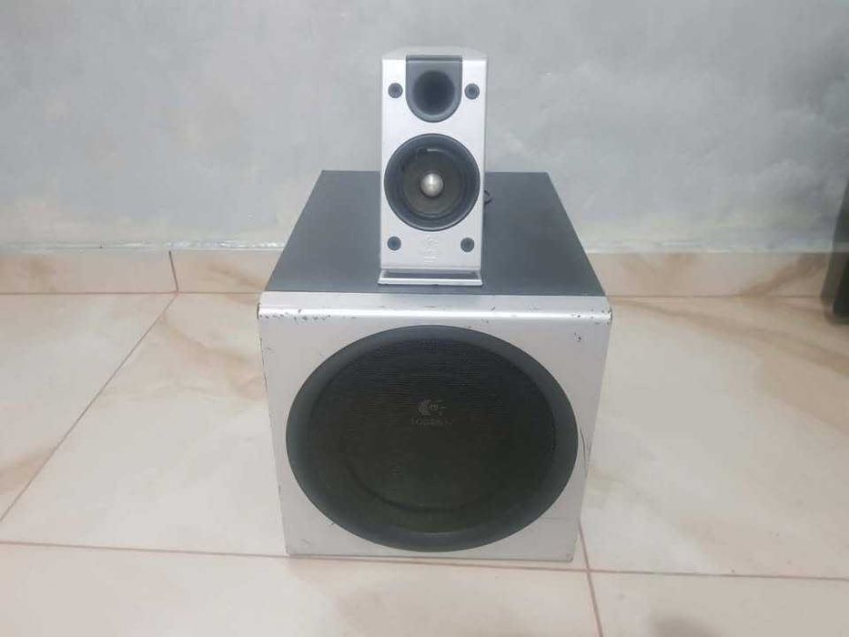 Subwoofer logitech Z 2300 / 200W RMS.