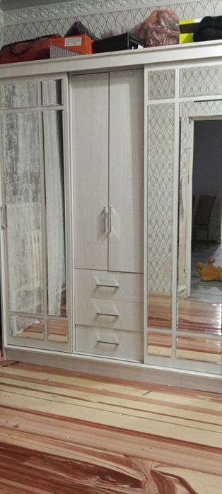 Продам срочно 2шкафа