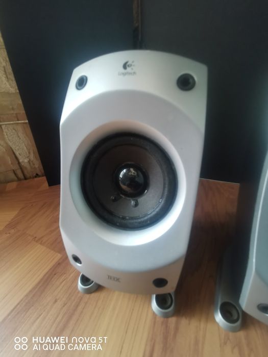 Sateliți logitech z5500.