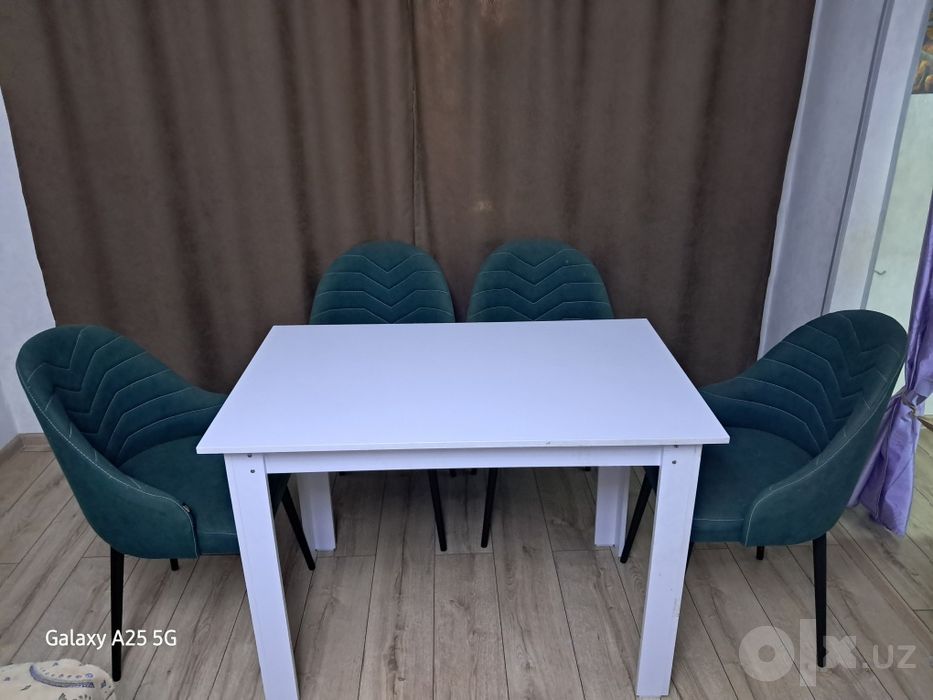 Продам стол со стульями