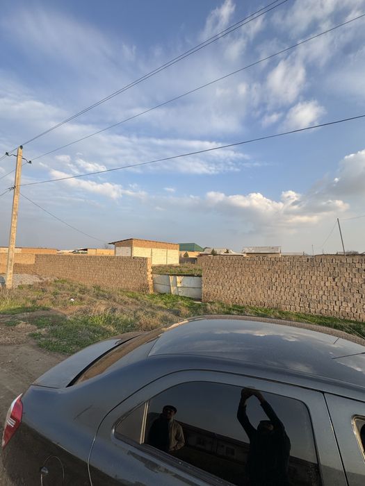 16,5 sotix hovli Sharshara orqasida bitta domni puliga shoshilib qolin